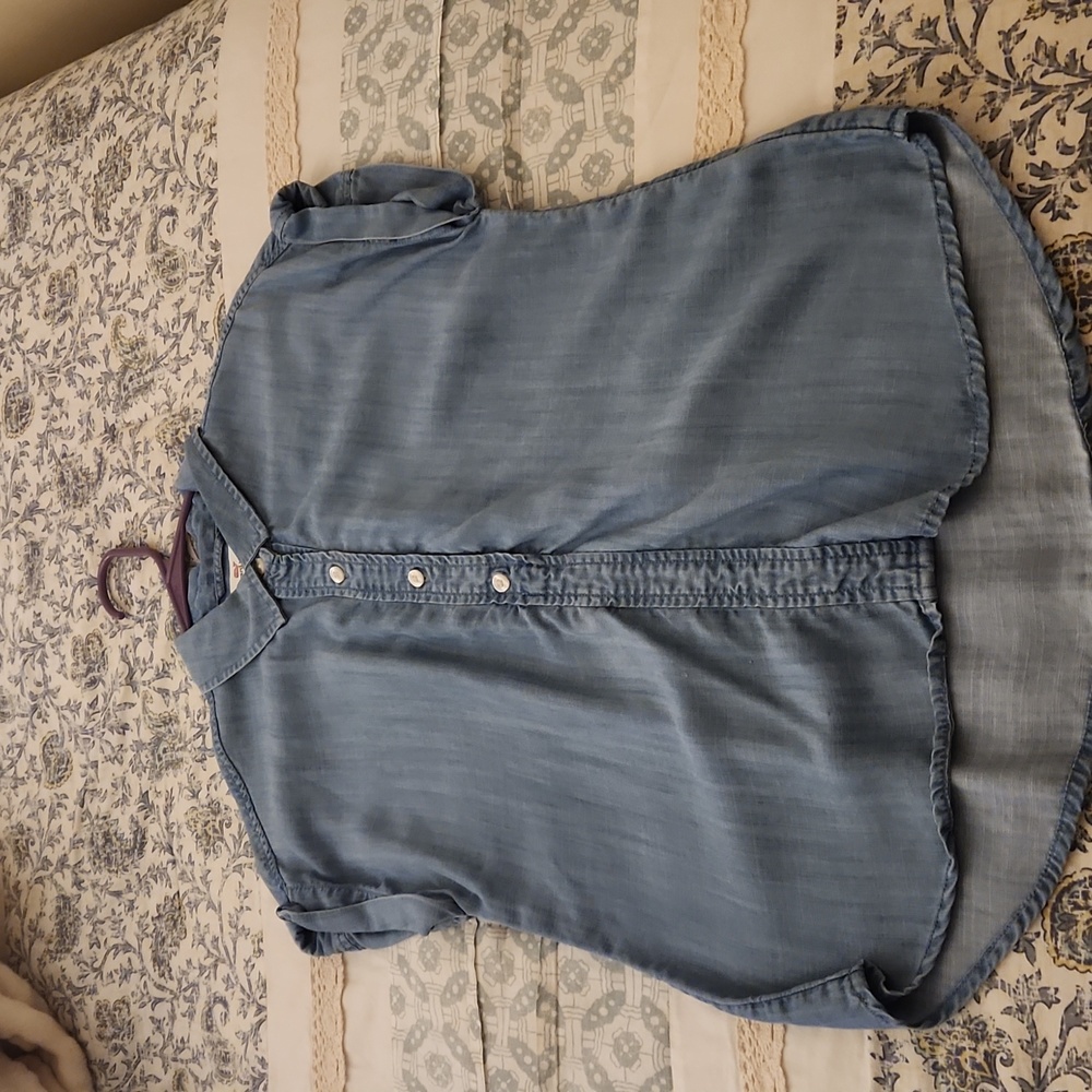 Vineyard vines denim button down shirt